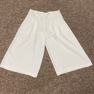 BCNU vintage off white high rise gauchos, lined. Medium